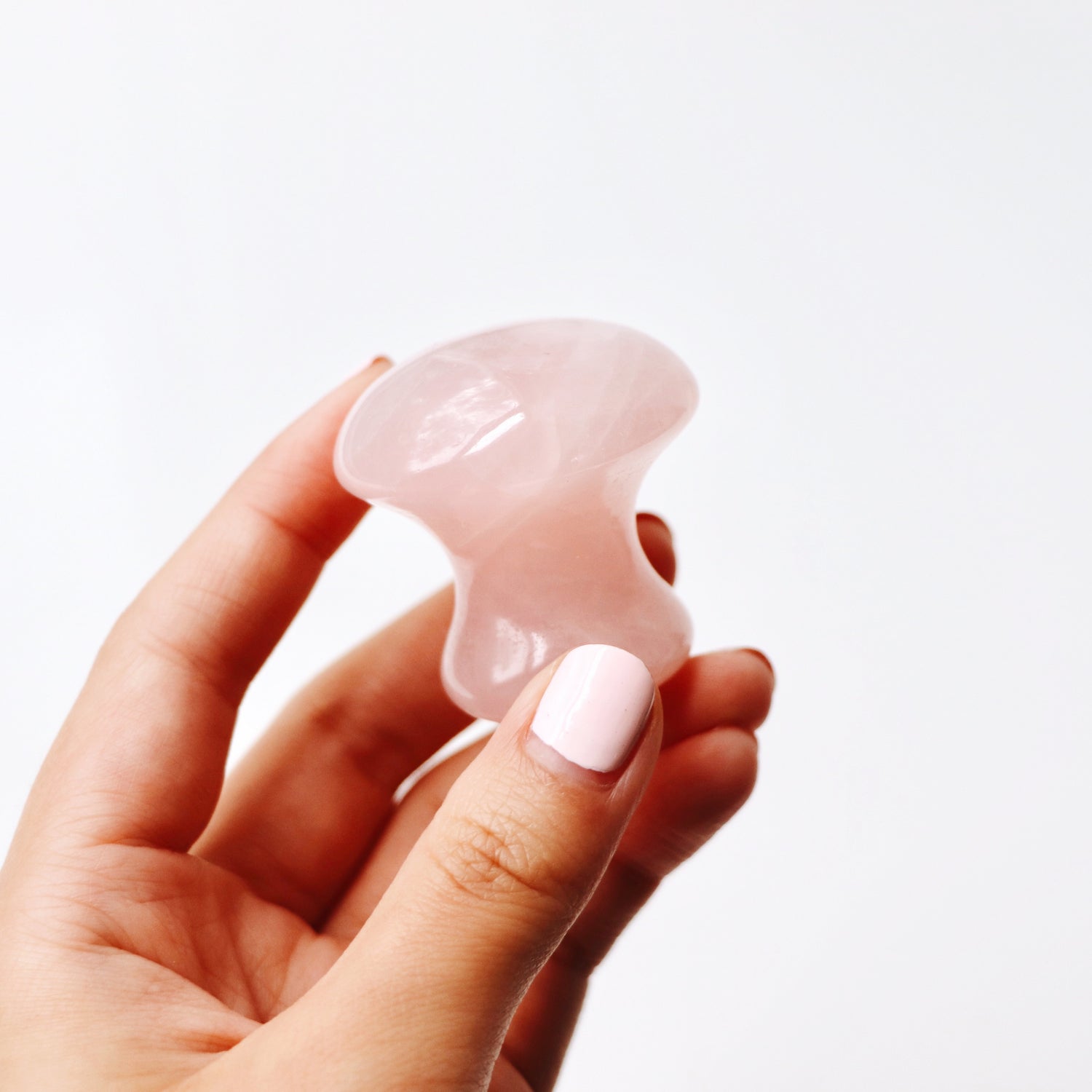 MOUNT LAI The De-Puffing Rose Quartz Eye Massage Tool 祛腫收眼袋玫瑰按摩石